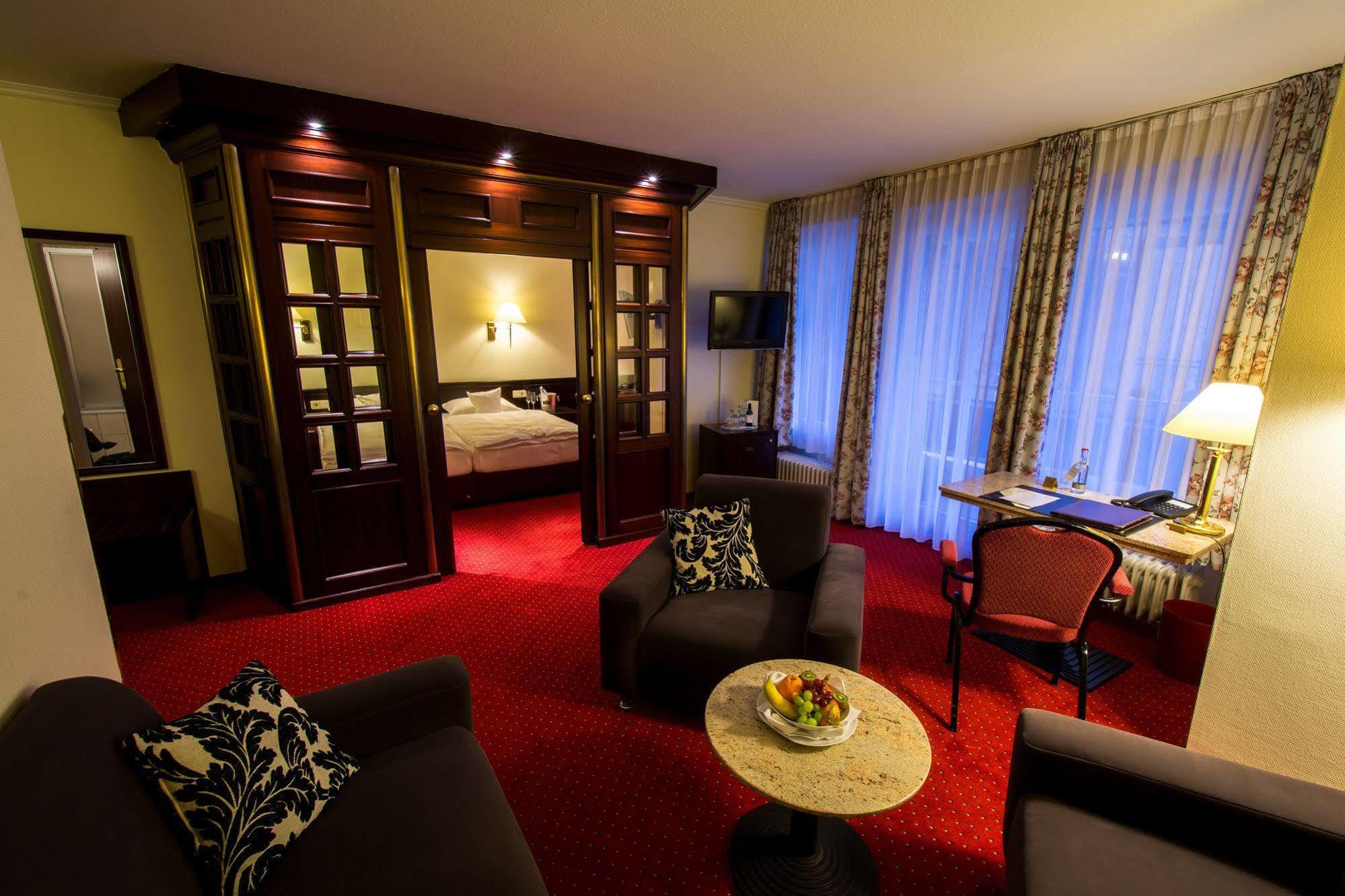 Sachsenwald Hotel ラインベーク エクステリア 写真